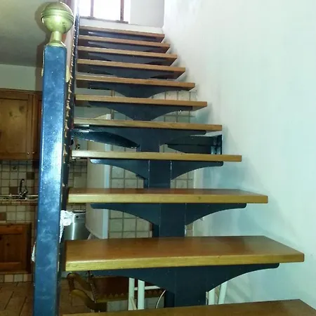 Refurbished 3 Bedroom In Emilia Semesterbostad Piacenza