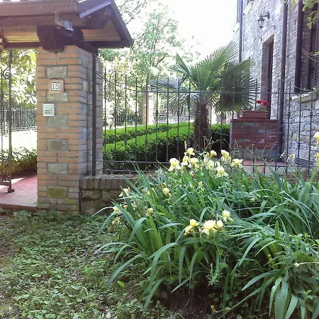 Semesterbostad Refurbished 3 Bedroom In Emilia Piacenza