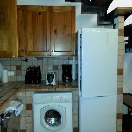 Semesterbostad Refurbished 3 Bedroom In Emilia *