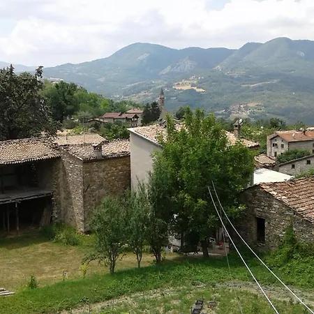 Refurbished 3 Bedroom In Emilia *