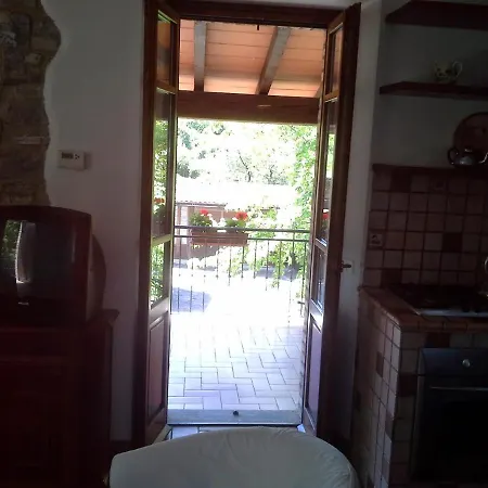 Refurbished 3 Bedroom Farmhouse In Emilia Holiday home Piacenza