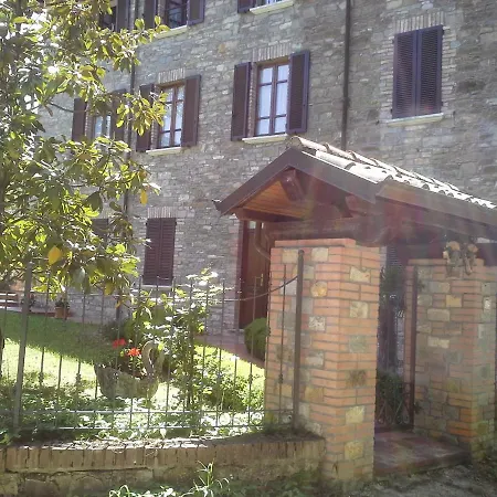 Refurbished 3 Bedroom Farmhouse In Emilia Holiday home *