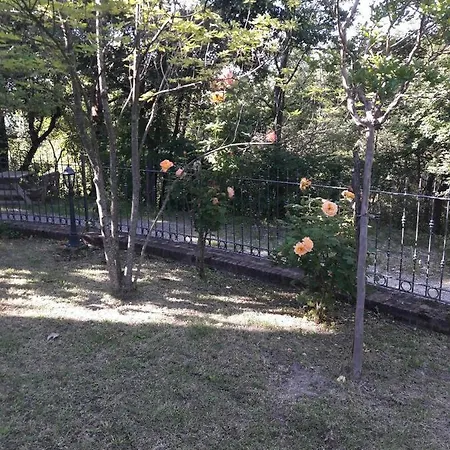 Refurbished 3 Bedroom In Emilia