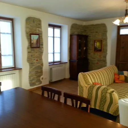 Tatil Evi Refurbished 3 Bedroom In Emilia Piacenza