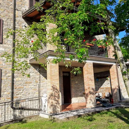 Holiday home Refurbished 3 Bedroom Farmhouse In Emilia