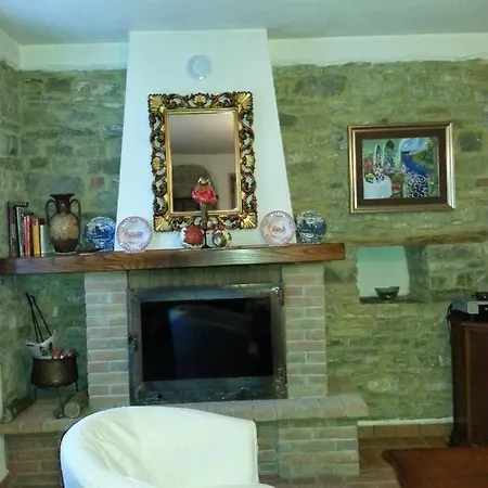 Refurbished 3 Bedroom Farmhouse In Emilia Holiday home Piacenza