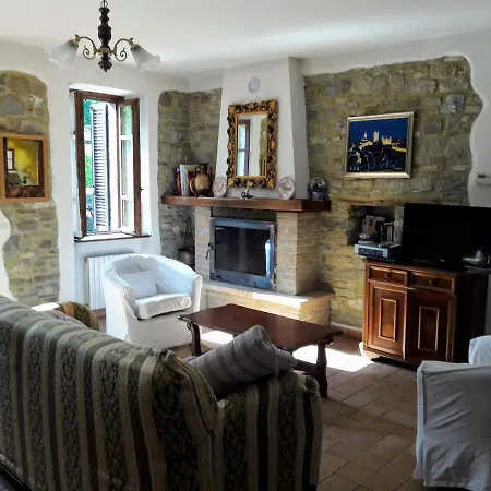 Refurbished 3 Bedroom Farmhouse In Emilia