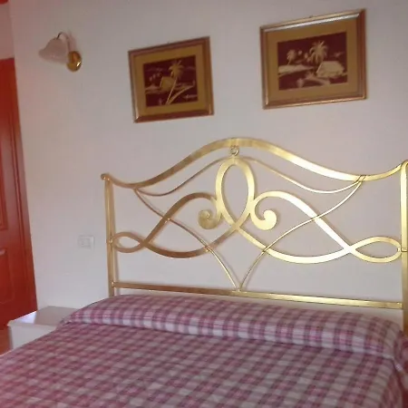 Refurbished 3 Bedroom In Emilia