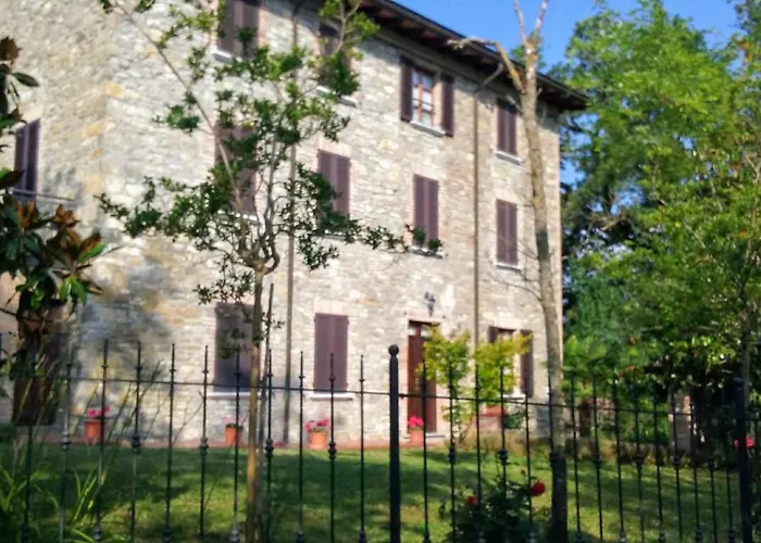 Refurbished 3 Bedroom In Emilia