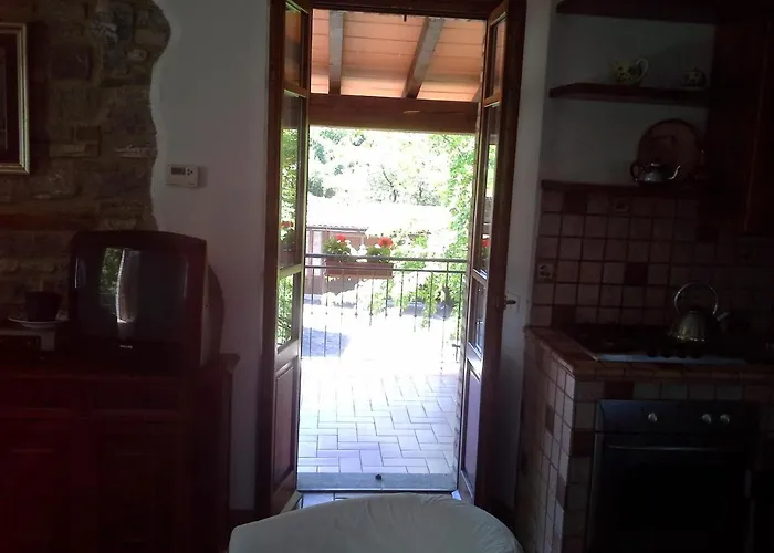 Refurbished 3 Bedroom In Emilia 度假居 皮亚琴察