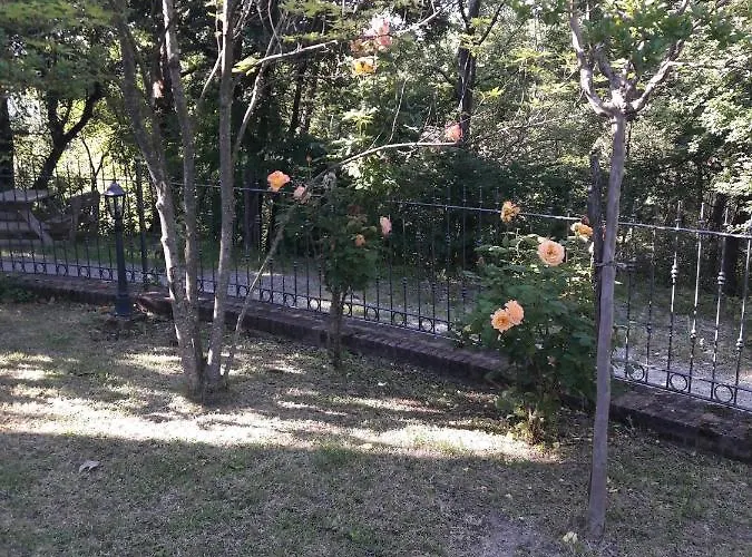 Refurbished 3 Bedroom In Emilia