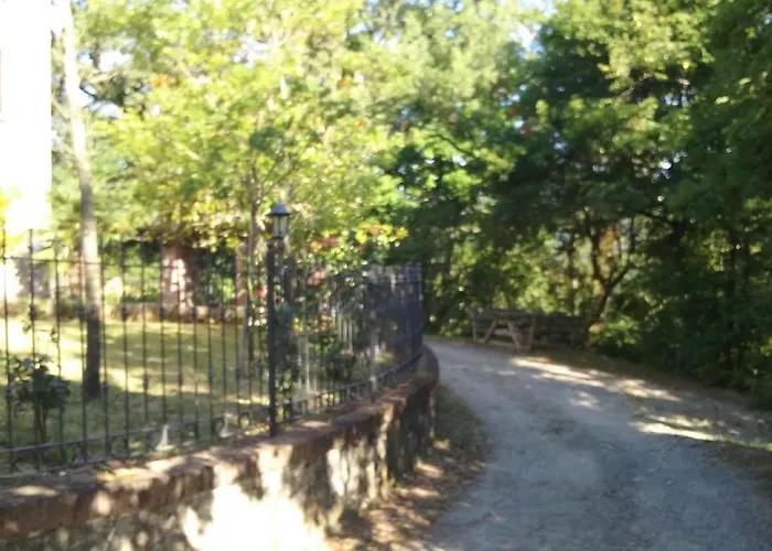 Refurbished 3 Bedroom In Emilia *