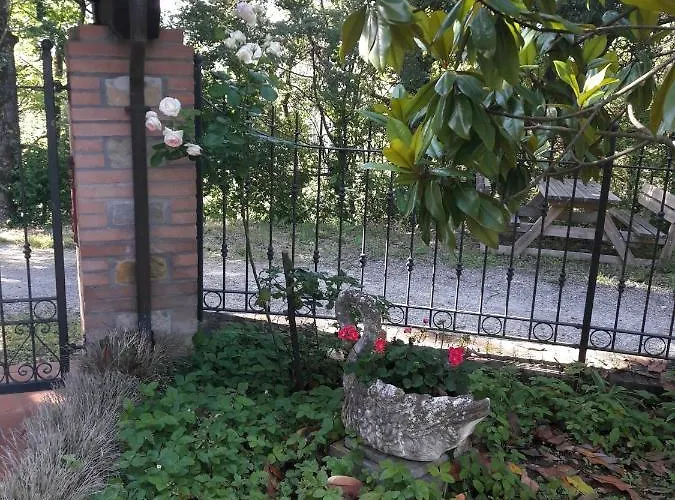 Refurbished 3 Bedroom In Emilia 度假居 *