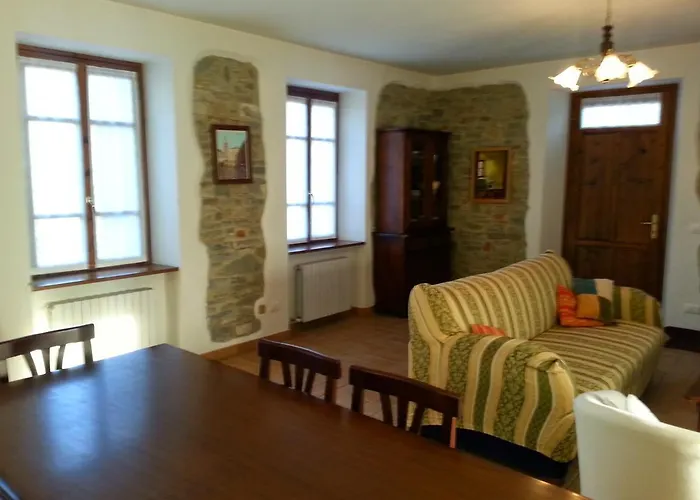 Vakantiehuis Refurbished 3 Bedroom In Emilia Piacenza