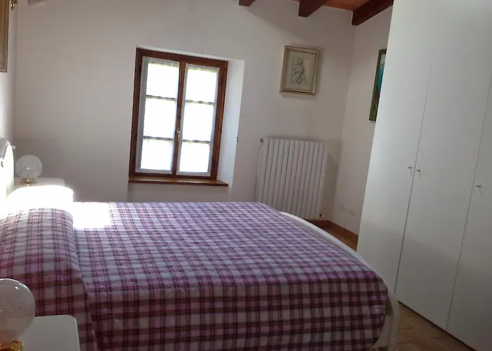 Refurbished 3 Bedroom In Emilia *