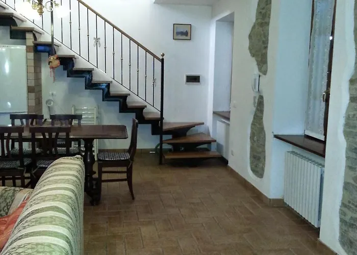 Refurbished 3 Bedroom In Emilia